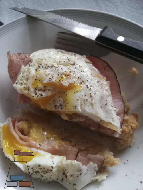 gluten-free-cheesy-oatmeal-scones-cut-open600x800.jpg